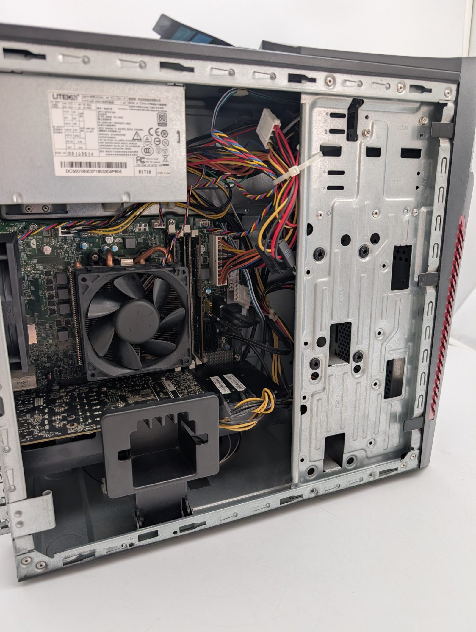 Acer Aspire GX-281/Ryzen 5-1400/16GB/256GB/GTX 1060 3GB (RECONDITIONNÉ)