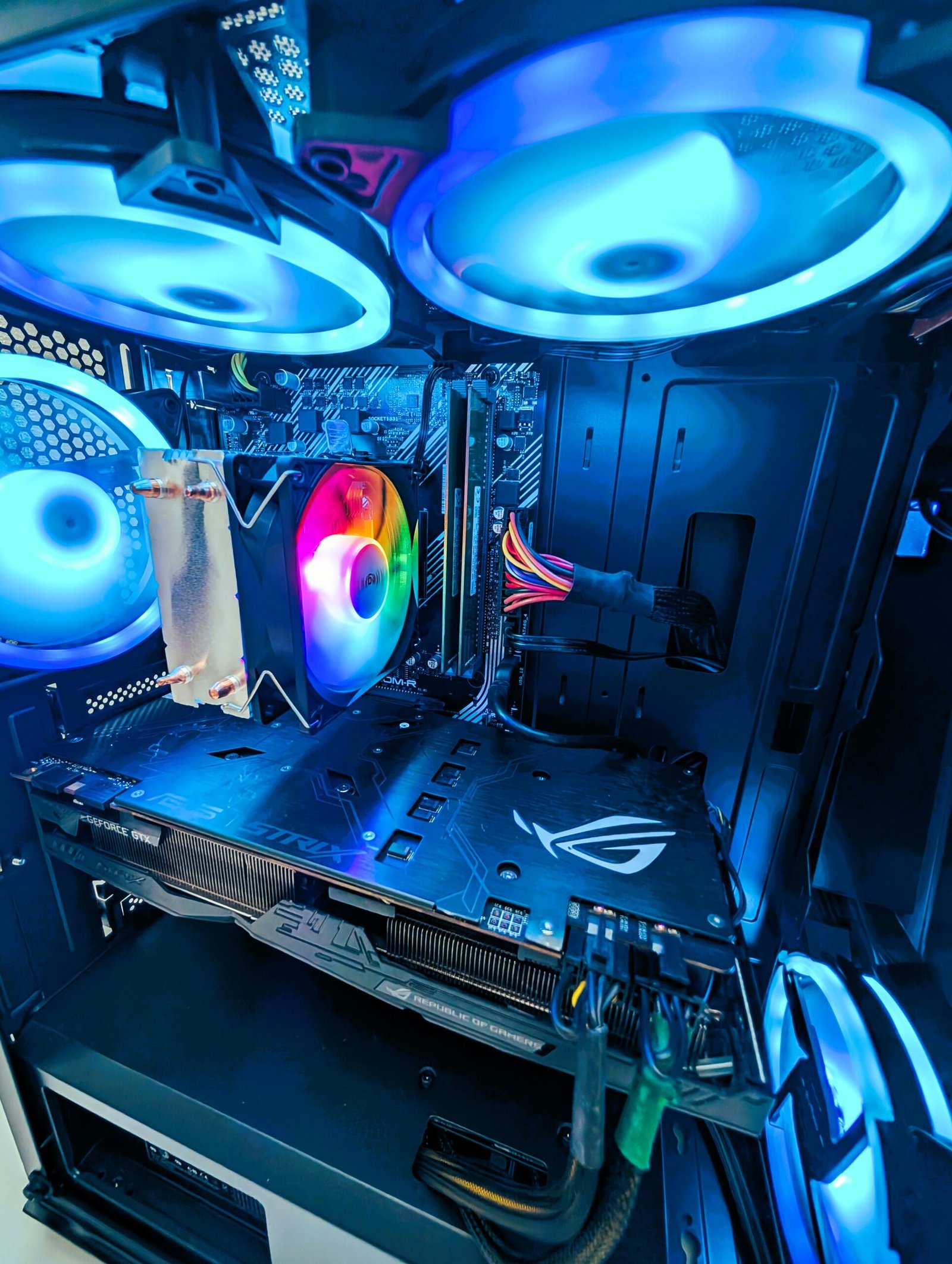 Ryzen 5 3400G / 16GB / 256GB + 750GB / GTX 1080 Ti 11GB (RECONDITIONNÉ)