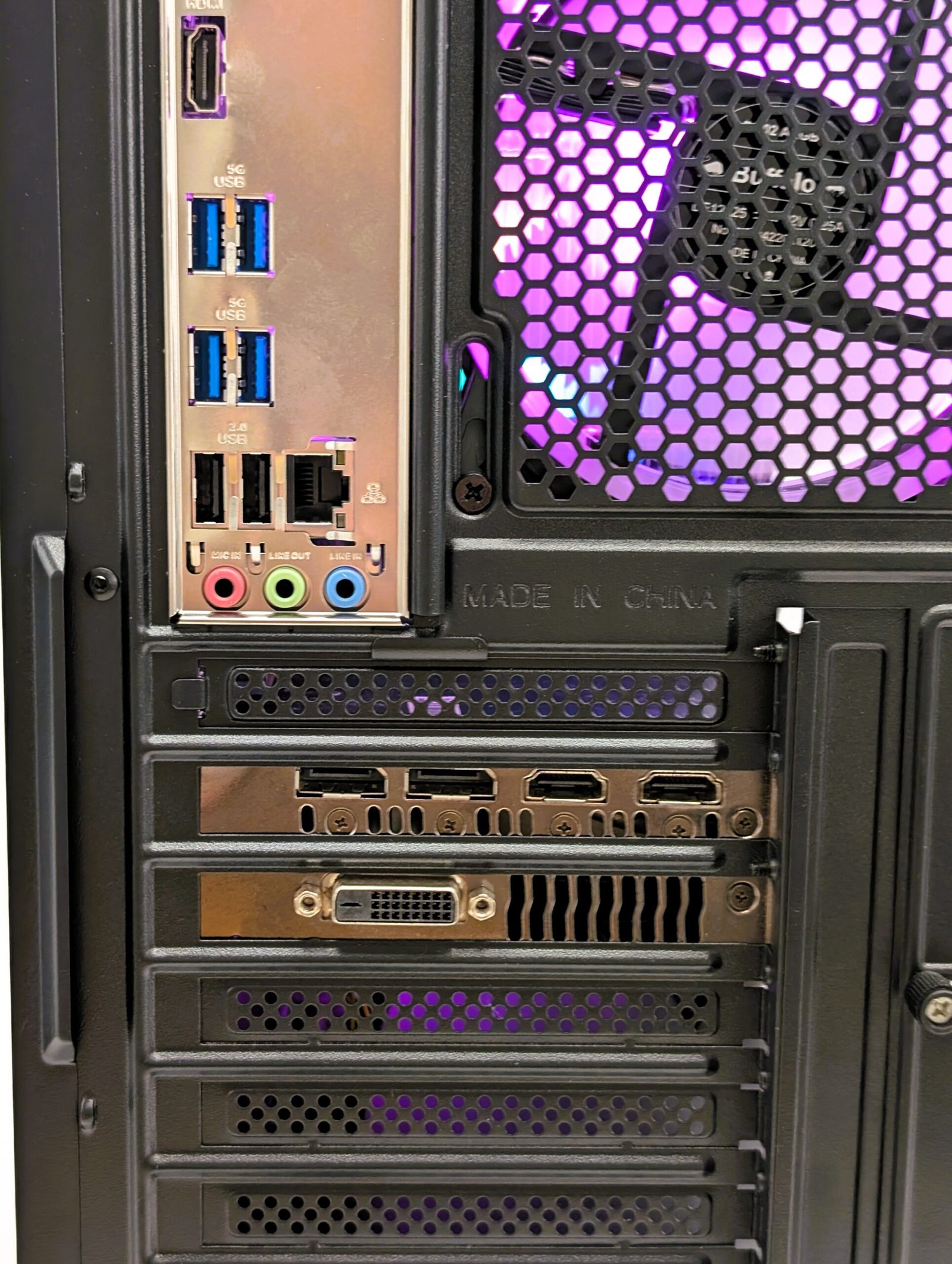 Ryzen 5 3400G / 16GB / 256GB + 750GB / GTX 1080 Ti 11GB (RECONDITIONNÉ)
